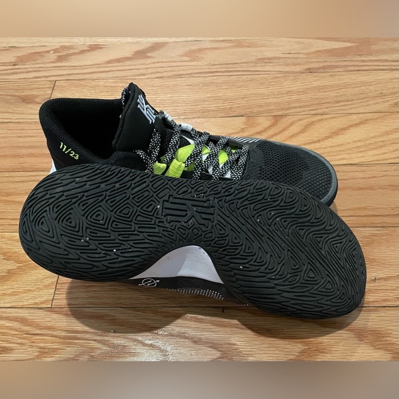 Nike Kyrie Flytrap V black/white mens size 8 - Picture 8 of 8